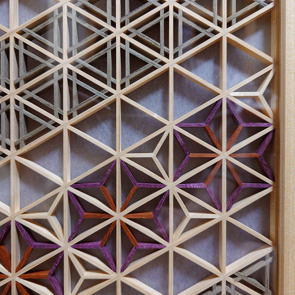 Présentoir de bols à matcha avec kumiko *en forme de V*