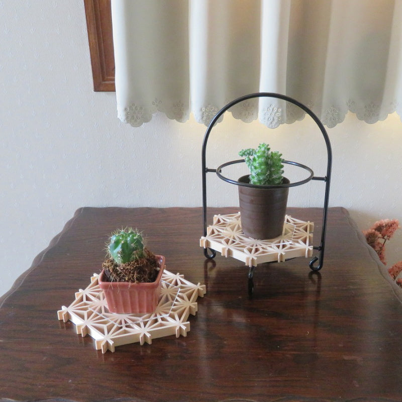 Kumiko cake stand