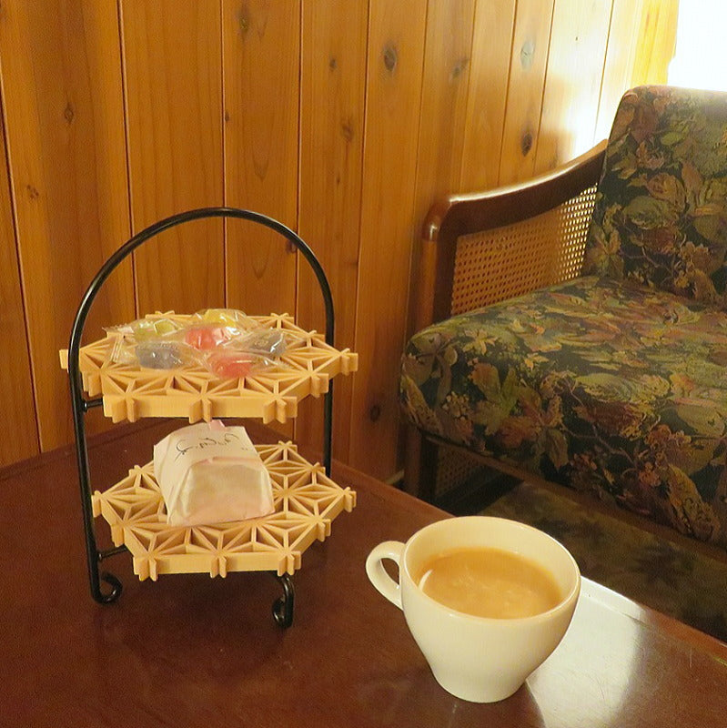 Kumiko cake stand