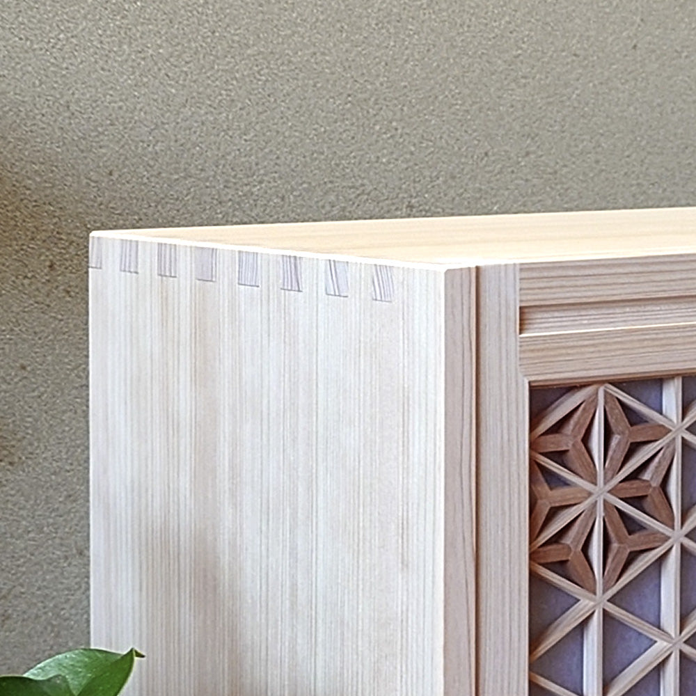 Présentoir de bols à matcha en kumiko *Hexagone*