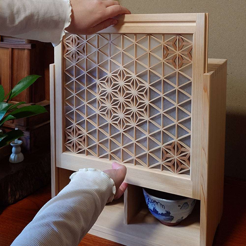 Matcha bowl display shelf made with kumiko　*Hexagon*