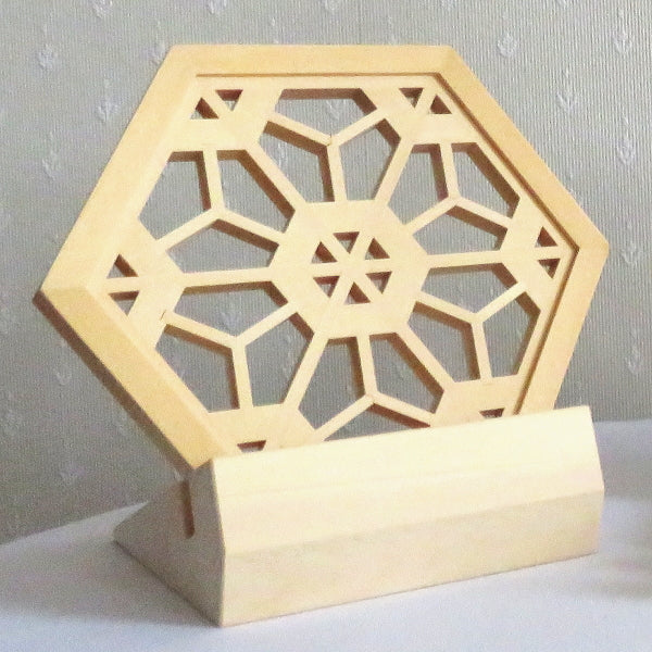 Kumiko craft smartphone stand *Sakura Turtle shell*