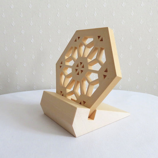 Kumiko craft smartphone stand *Sakura Turtle shell*